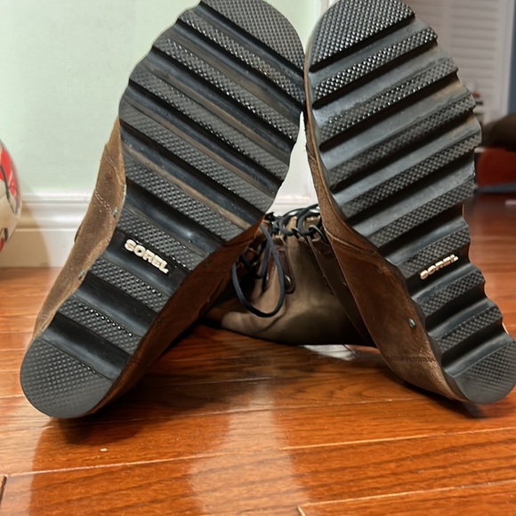 Sorel Leather Lace-up Platform Boots - Picture 4 of 17